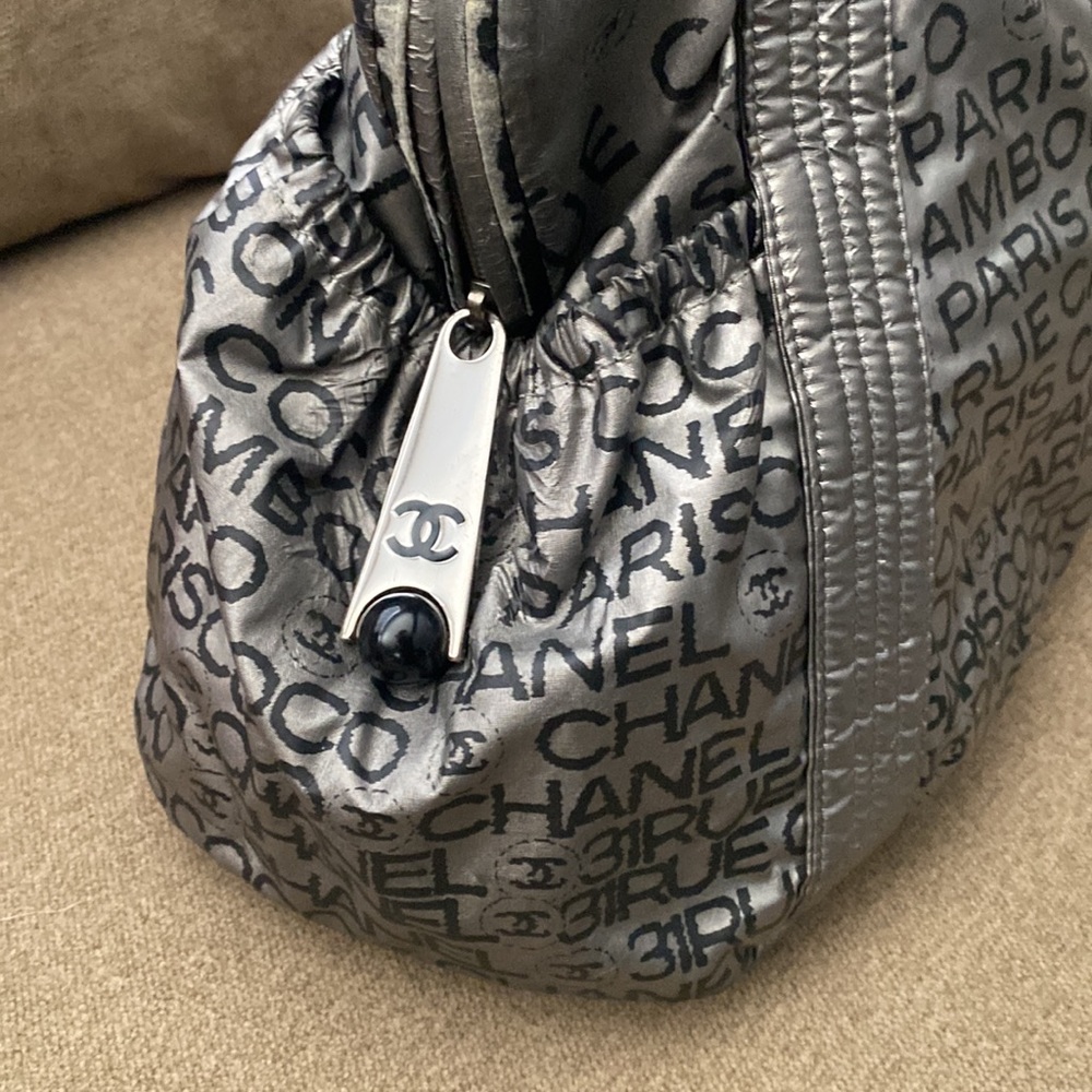 Large Vintage Chanel Nylon Handbag - Picture 3 of 12
